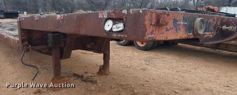 image for item EE1430 1975 Nabors drop deck trailer