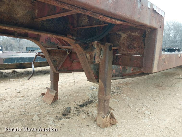 image for item EE1430 1975 Nabors drop deck trailer