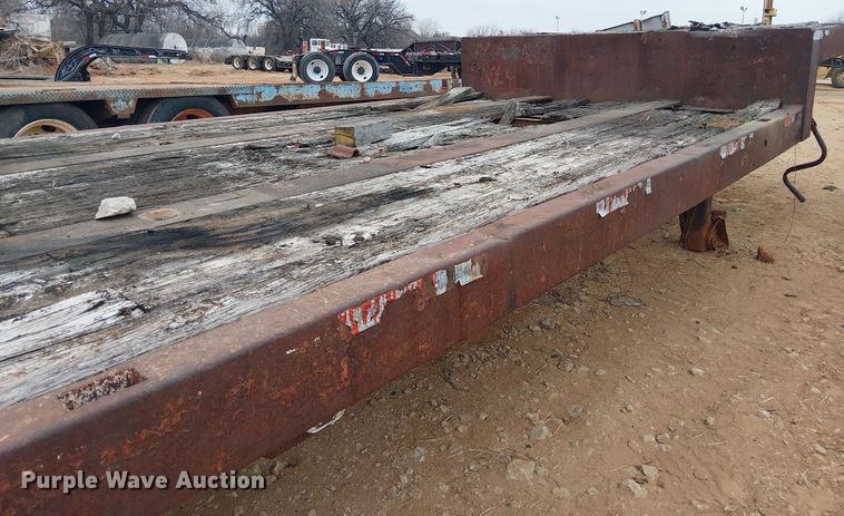 image for item EE1430 1975 Nabors drop deck trailer