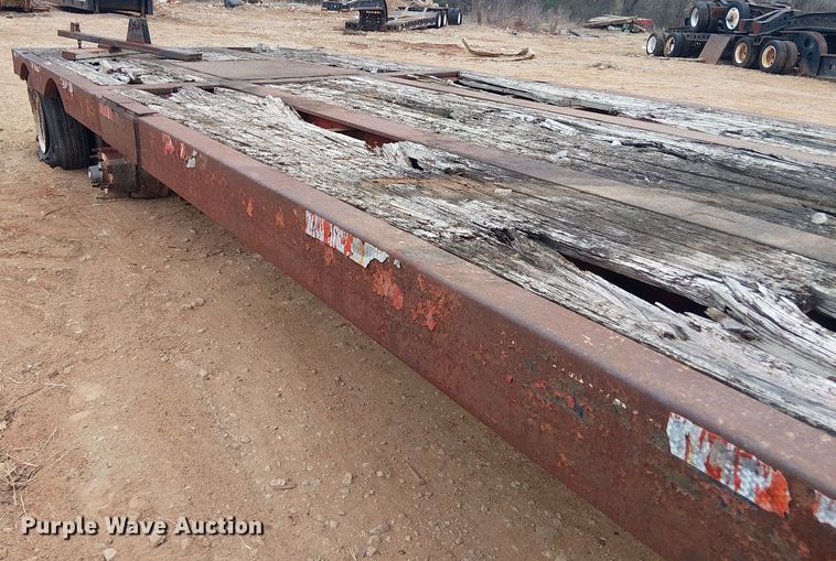 image for item EE1430 1975 Nabors drop deck trailer