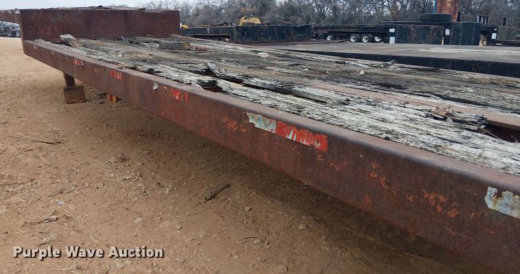 image for item EE1430 1975 Nabors drop deck trailer