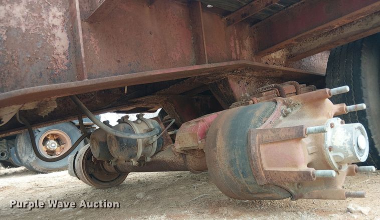 image for item EE1430 1975 Nabors drop deck trailer