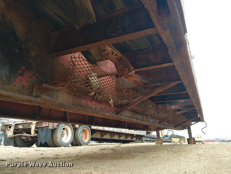 image for item EE1430 1975 Nabors drop deck trailer