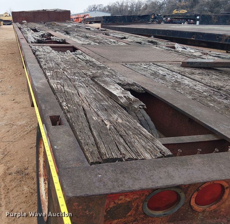 image for item EE1430 1975 Nabors drop deck trailer
