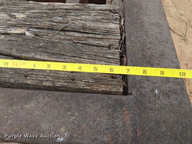 image for item EE1430 1975 Nabors drop deck trailer