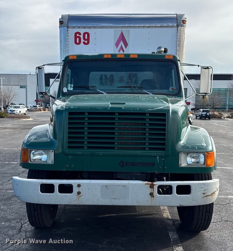 image for item EF2297 2002 International 4700 box truck