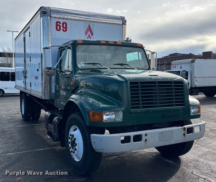 image for item EF2297 2002 International 4700 box truck
