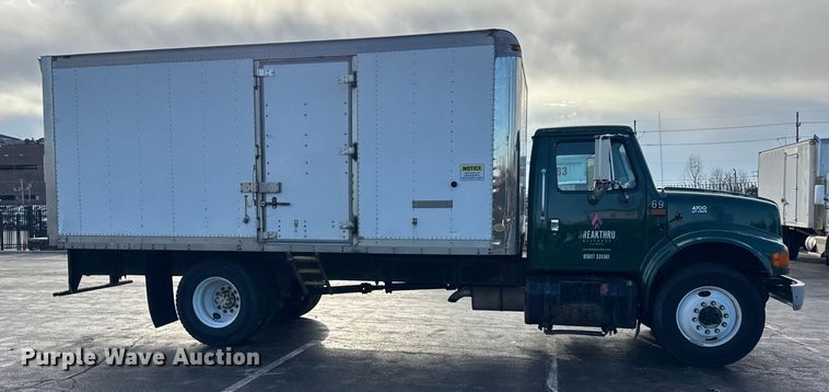 image for item EF2297 2002 International 4700 box truck