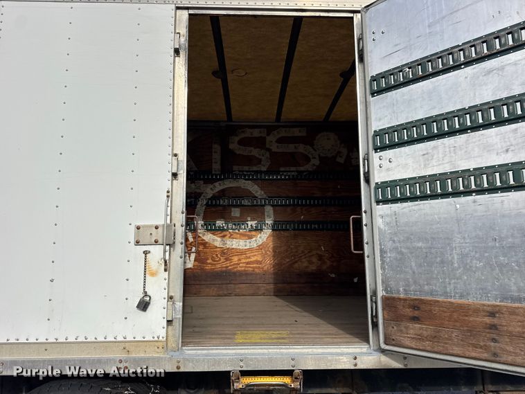 image for item EF2297 2002 International 4700 box truck