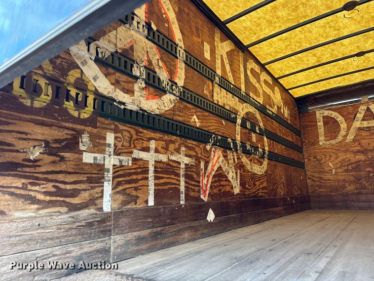 image for item EF2297 2002 International 4700 box truck