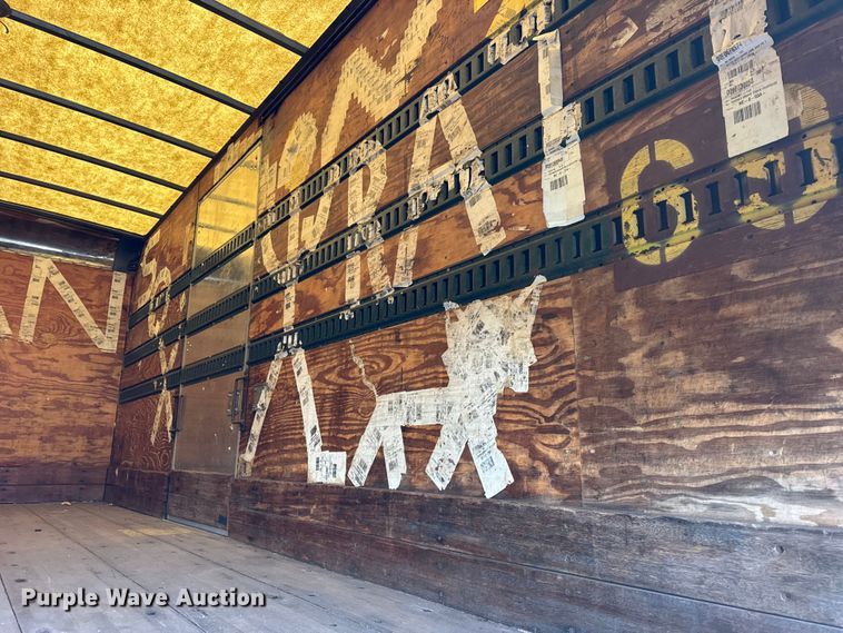 image for item EF2297 2002 International 4700 box truck