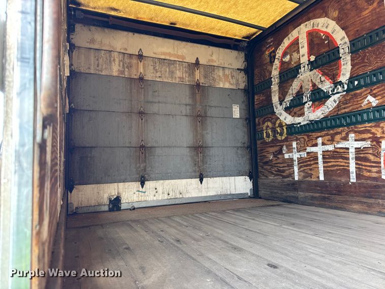 image for item EF2297 2002 International 4700 box truck