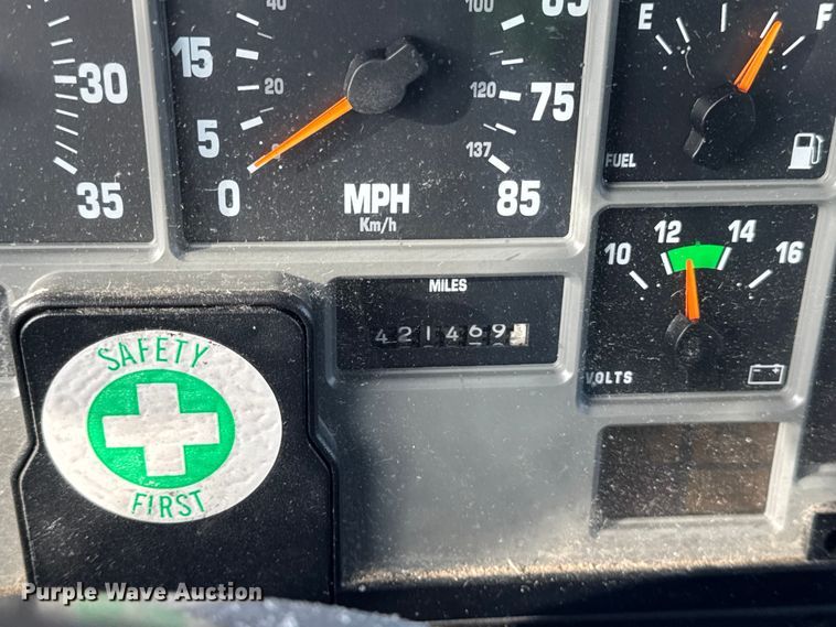 image for item EF2297 2002 International 4700 box truck