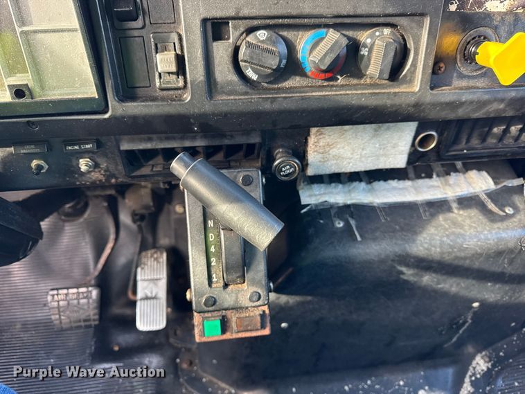 image for item EF2297 2002 International 4700 box truck