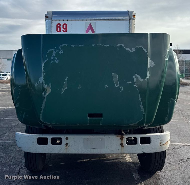 image for item EF2297 2002 International 4700 box truck