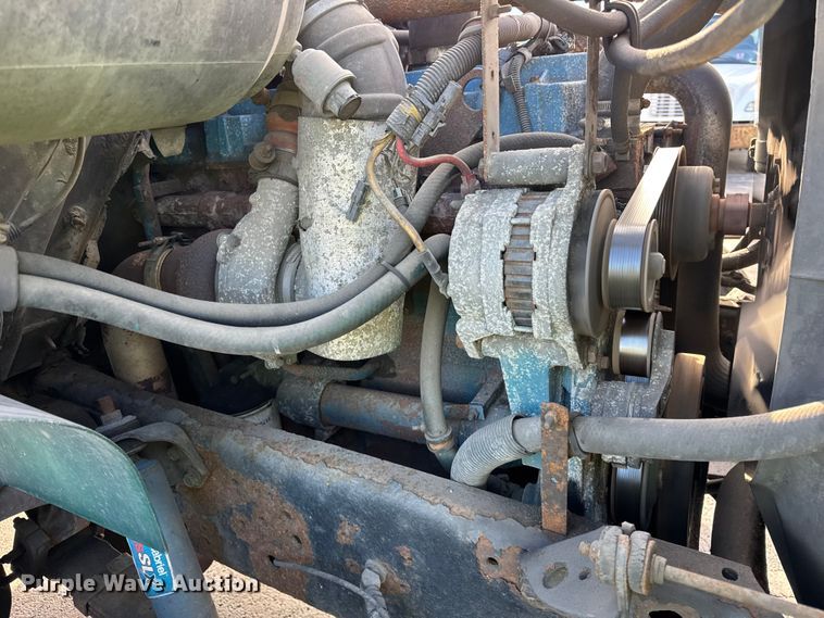 image for item EF2297 2002 International 4700 box truck