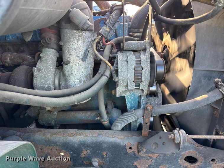 image for item EF2297 2002 International 4700 box truck