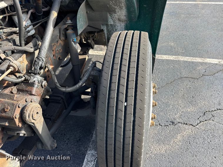 image for item EF2297 2002 International 4700 box truck