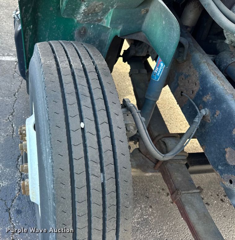 image for item EF2297 2002 International 4700 box truck