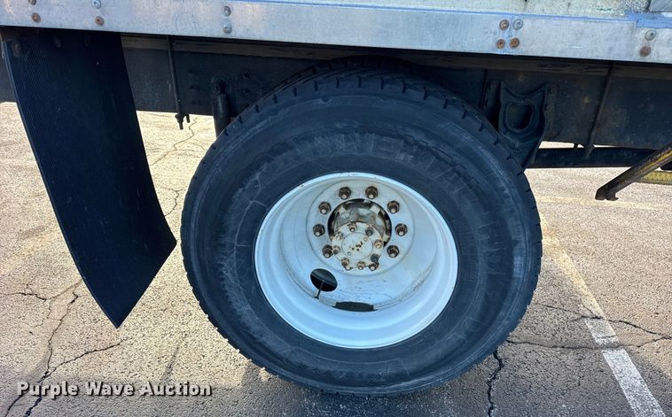 image for item EF2297 2002 International 4700 box truck