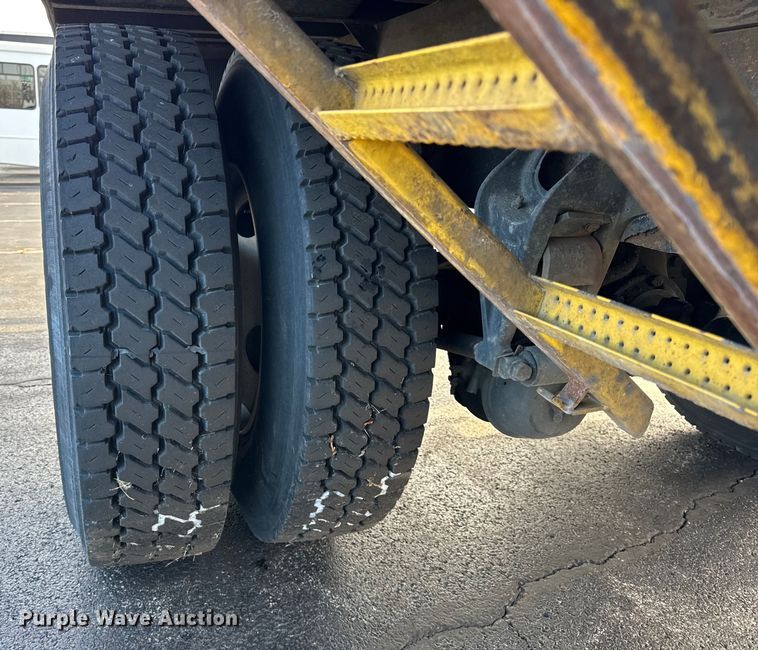 image for item EF2297 2002 International 4700 box truck