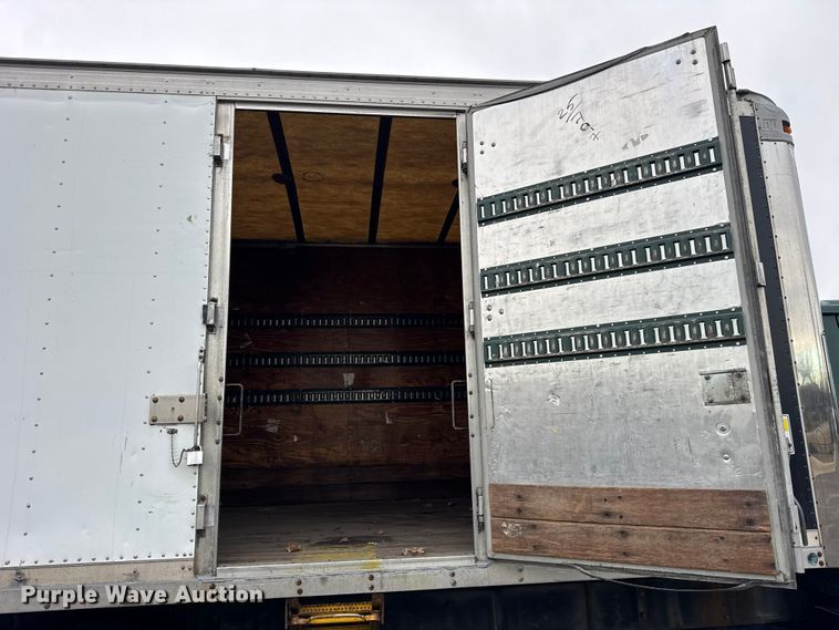 image for item EF2299 2002 International 4700 box truck