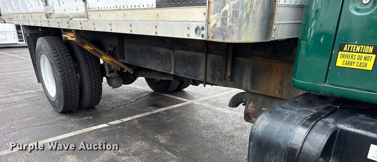 image for item EF2299 2002 International 4700 box truck