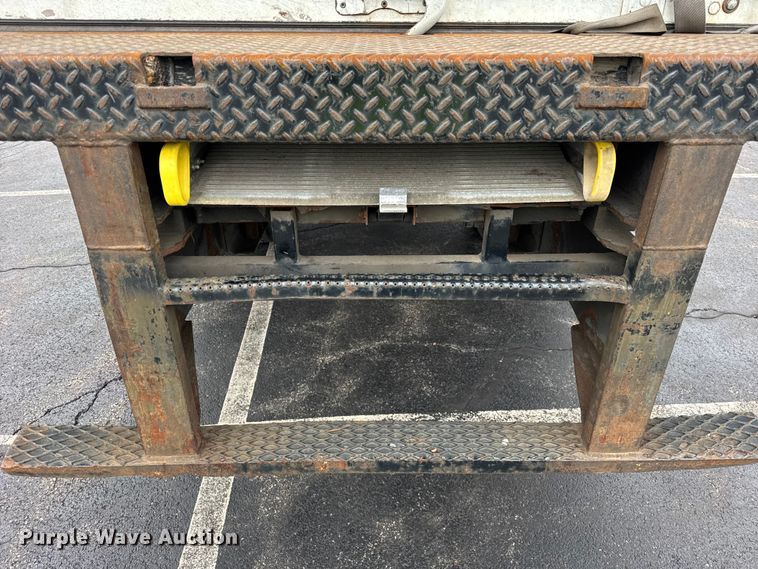 image for item EF2299 2002 International 4700 box truck