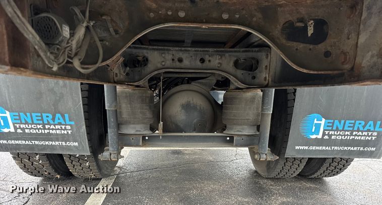 image for item EF2299 2002 International 4700 box truck