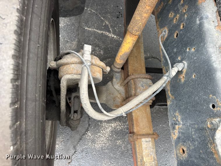 image for item EF2299 2002 International 4700 box truck