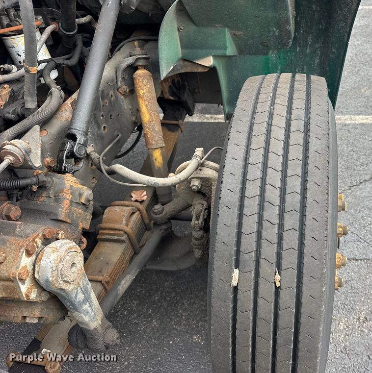 image for item EF2299 2002 International 4700 box truck