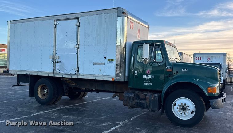 image for item EF2301 2002 International 4700 box truck
