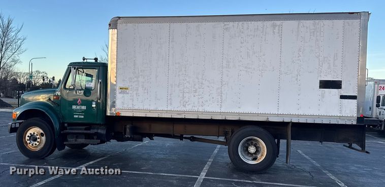 image for item EF2301 2002 International 4700 box truck