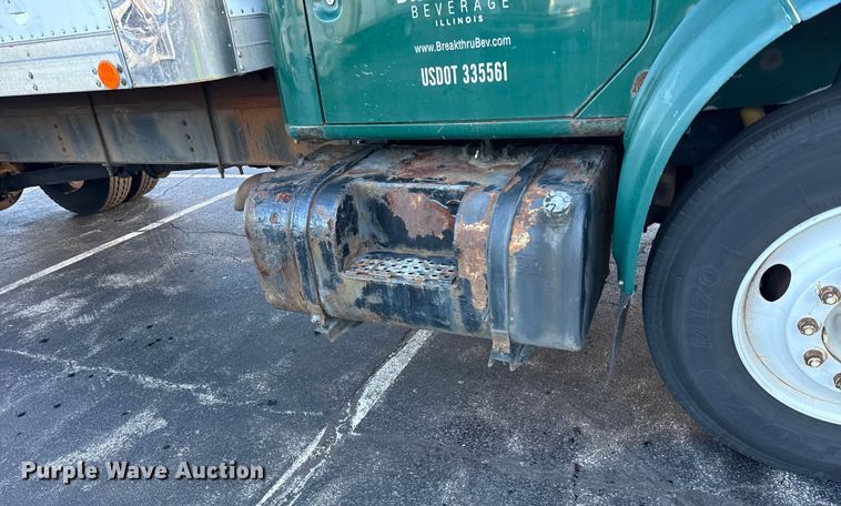 image for item EF2301 2002 International 4700 box truck