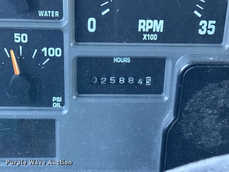 image for item EF2301 2002 International 4700 box truck