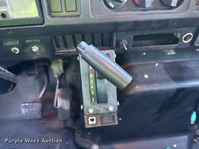 image for item EF2301 2002 International 4700 box truck