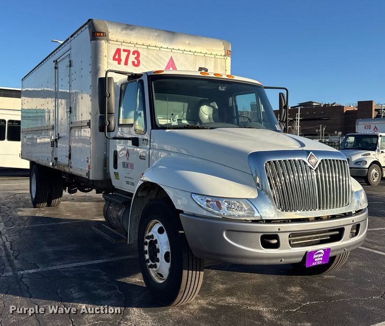 image for item EF2304 2006 International 4300 box truck