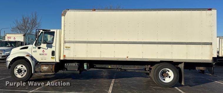 image for item EF2304 2006 International 4300 box truck