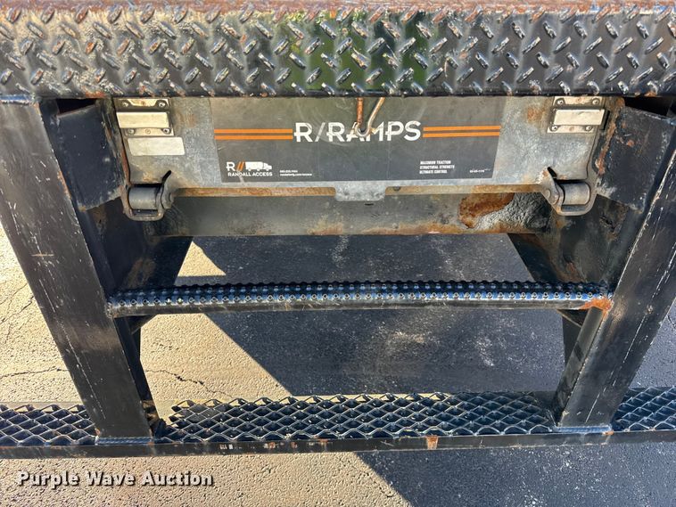 image for item EF2304 2006 International 4300 box truck