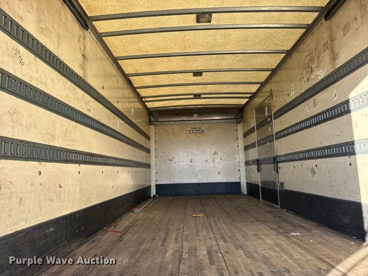 image for item EF2304 2006 International 4300 box truck