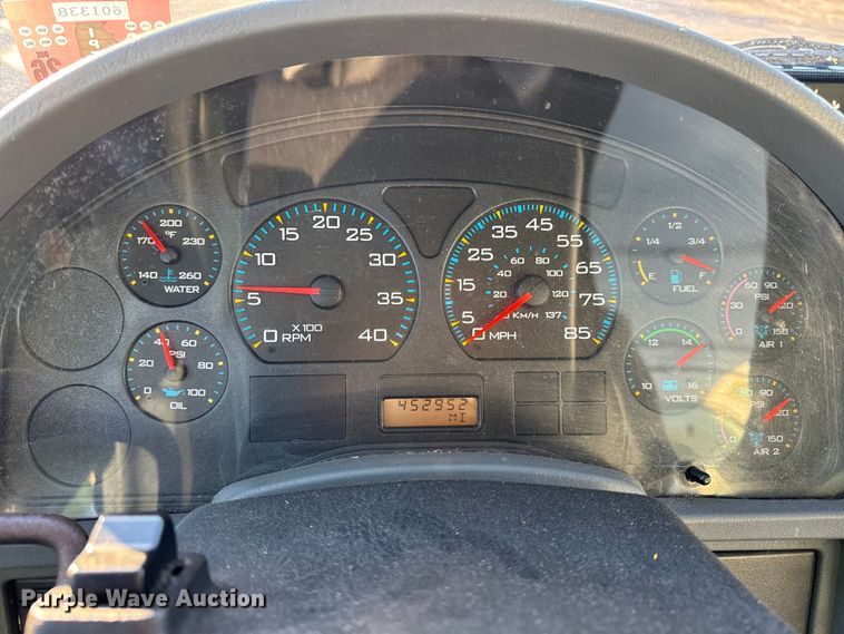 image for item EF2304 2006 International 4300 box truck