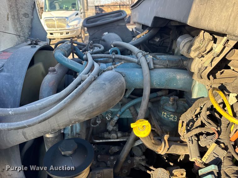 image for item EF2304 2006 International 4300 box truck