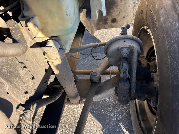 image for item EF2304 2006 International 4300 box truck