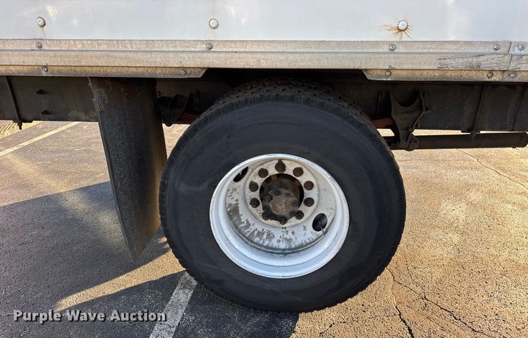 image for item EF2304 2006 International 4300 box truck