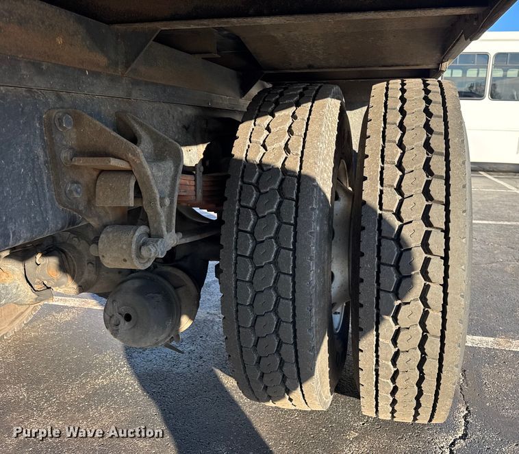 image for item EF2304 2006 International 4300 box truck