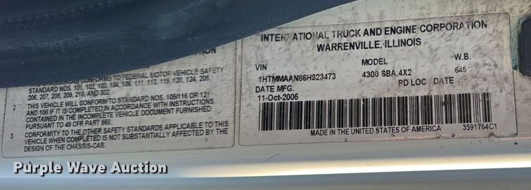 image for item EF2304 2006 International 4300 box truck