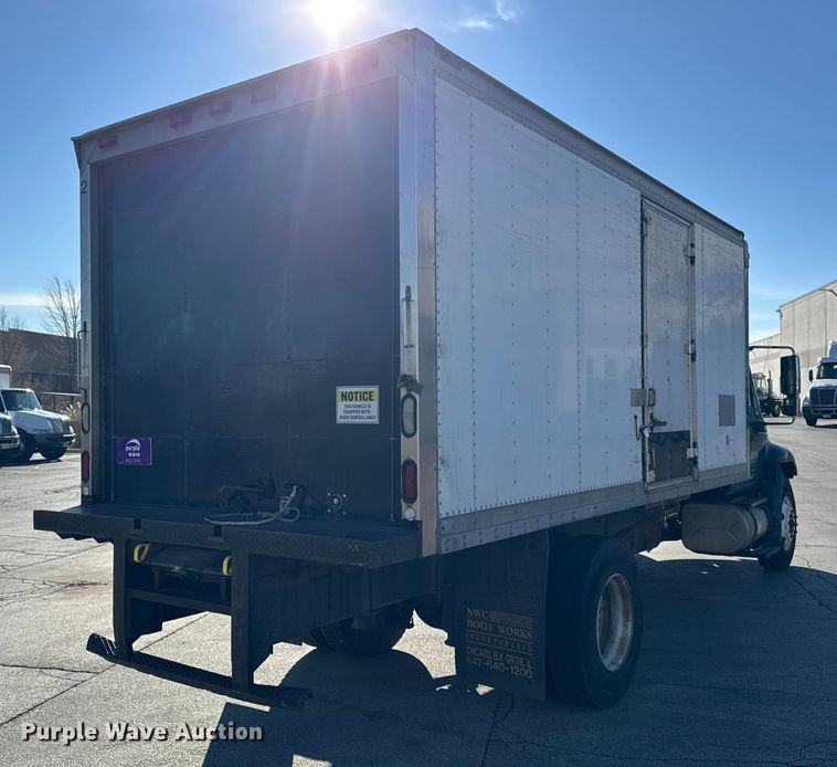 image for item EF2305 2006 International 4300 box truck