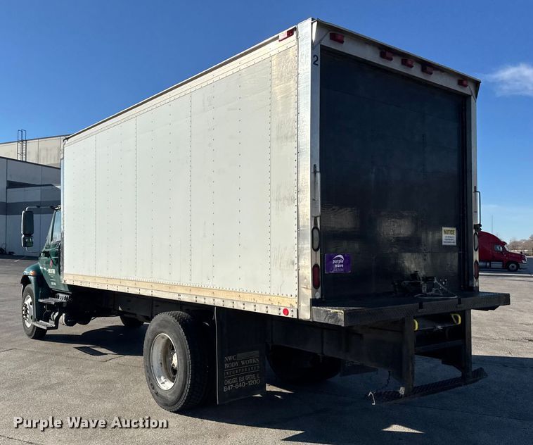 image for item EF2305 2006 International 4300 box truck