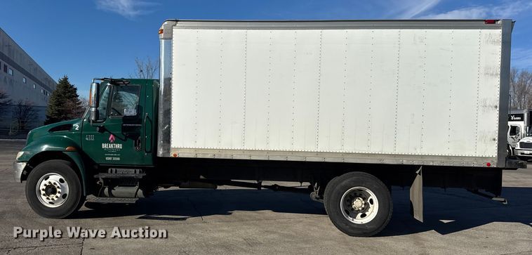 image for item EF2305 2006 International 4300 box truck