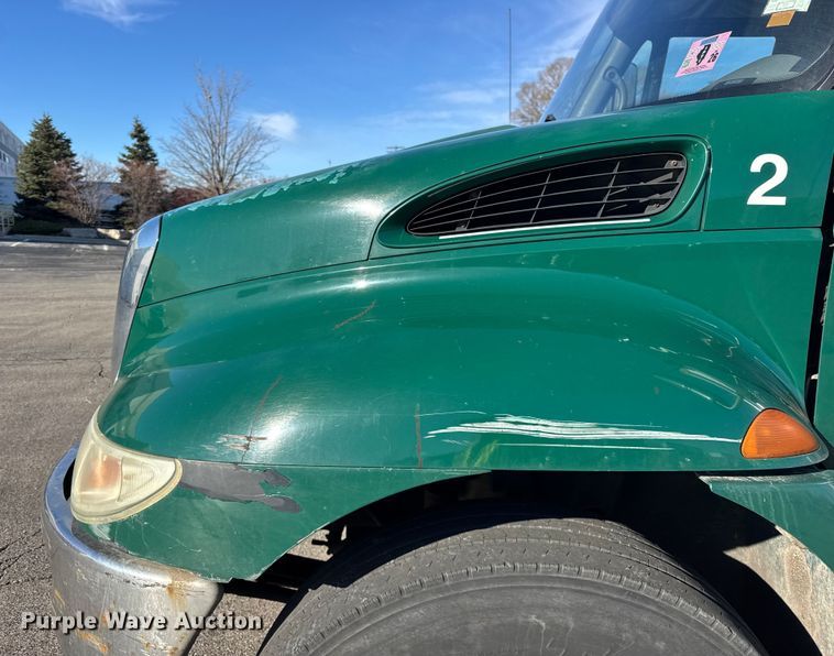 image for item EF2305 2006 International 4300 box truck